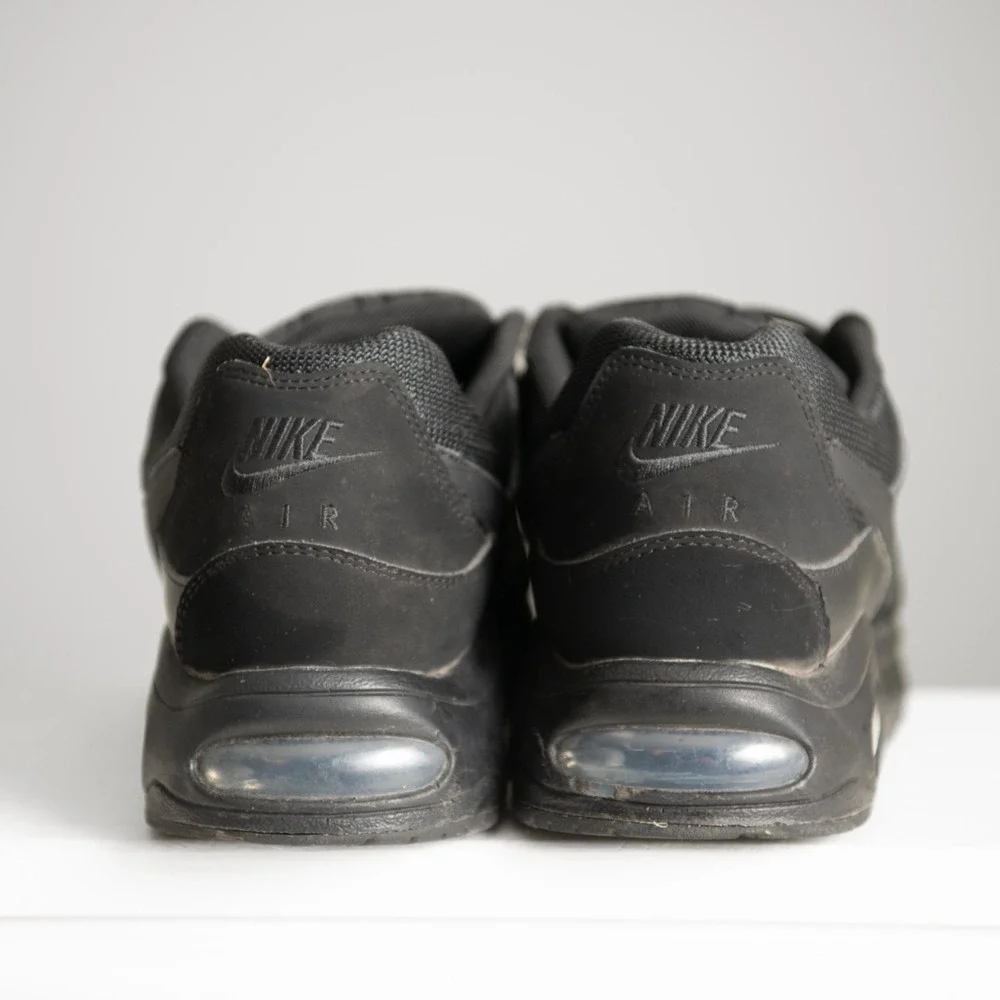 Nike Air Max Command Triple Black Mens Sz 10.5 Streetwear Athleisure Stealth Gym